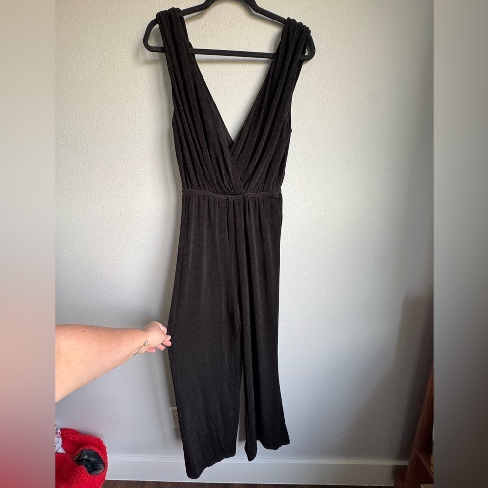 Main Strip Women's Stretchy Classic Black V-Neck Formal Chic Jumpsuit Size Small